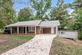 3805 Nebo Rd in Hiram, GA - Foto de edificio - Building Photo