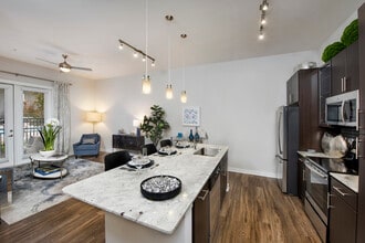 Overture Buckhead South 55+ Apartment Homes in Atlanta, GA - Building Photo - Building Photo