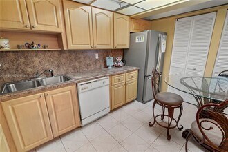 6556 Racquet Club Dr in Lauderhill, FL - Building Photo - Building Photo