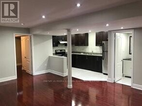 20 Washburn Rd in Brampton, ON - Building Photo - Building Photo