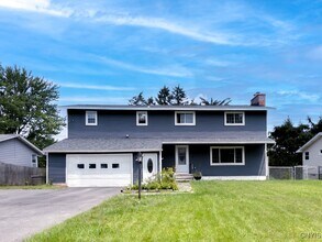 7189 Coventry Rd N in East Syracuse, NY - Building Photo - Building Photo