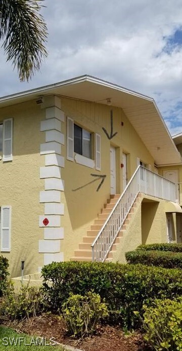 8135 Country Rd in Ft. Myers, FL - Foto de edificio - Building Photo