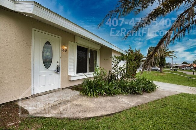 6667 Carovel Ave in North Port, FL - Building Photo - Building Photo