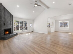 612 De Soto Dr in Desoto, TX - Foto de edificio - Building Photo