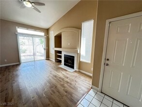 9744 Panorama Cliff Dr in Las Vegas, NV - Building Photo - Building Photo