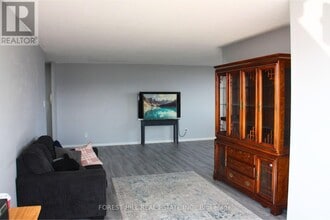 133 Torresdale Ave in Toronto, ON - Building Photo - Building Photo