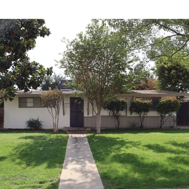 1009 Shattuck Ave in Bakersfield, CA - Building Photo