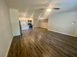 1130 N Turner Ave-Unit -101 in Fayetteville, AR - Building Photo - Building Photo