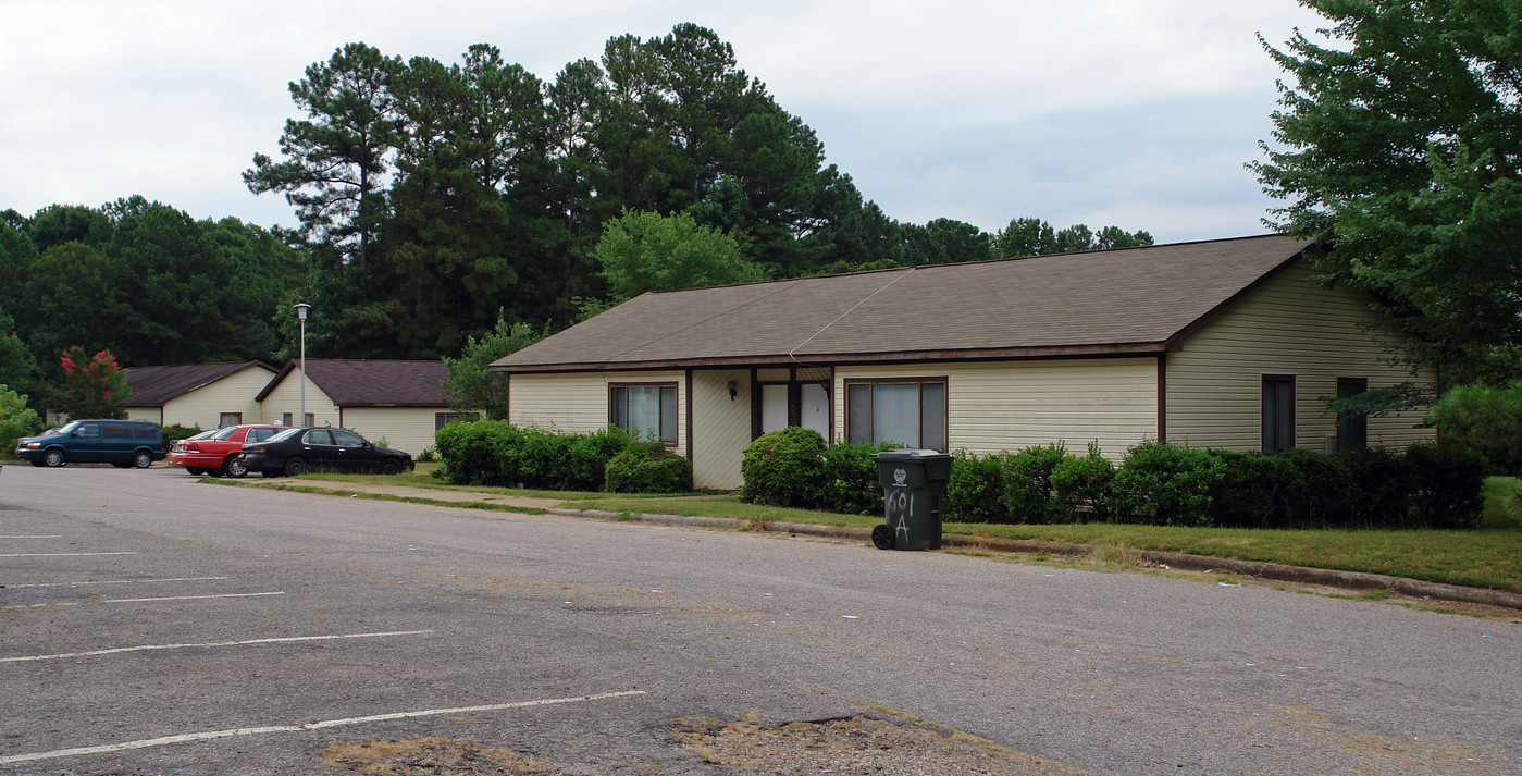 601-613 Bashford Rd in Raleigh, NC - Foto de edificio