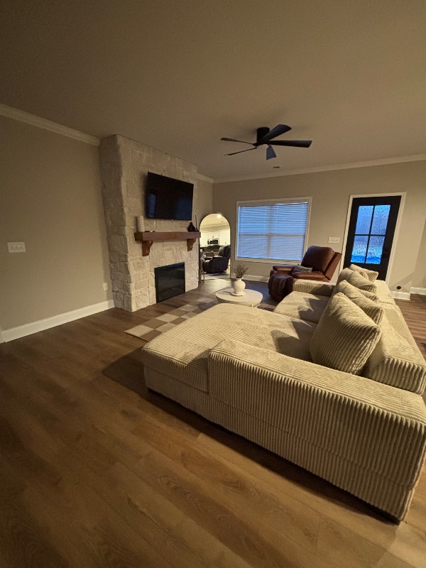 229 Carriage Gate Dr in Wellford, SC - Foto de edificio - Building Photo