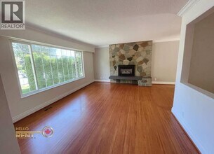 2520 Derbyshire Way in North Vancouver, BC - Building Photo - Building Photo