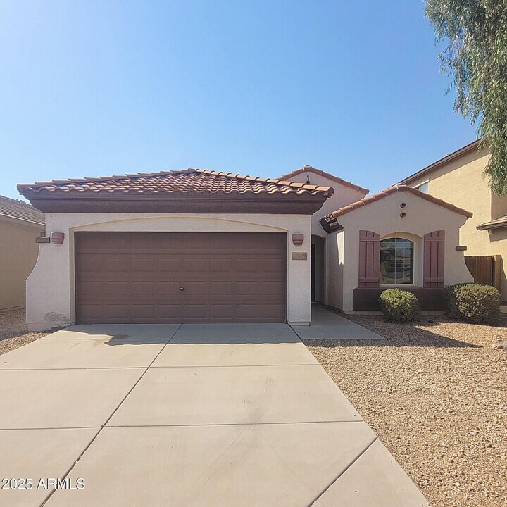 1930 N 92nd Dr in Phoenix, AZ - Building Photo