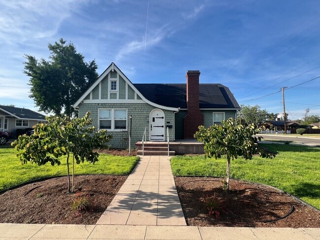 property at 790 E San Joaquin Ave