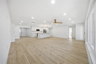 1301 62nd Terrace S in St. Petersburg, FL - Building Photo - Building Photo