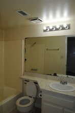 4809 Hahn Ave in Bakersfield, CA - Building Photo - Building Photo