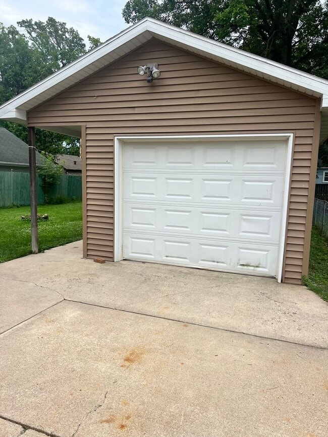 733 Lincoln St in Menasha, WI - Building Photo - Building Photo