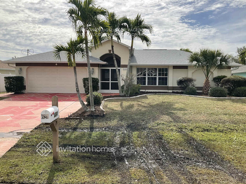 624 SE 18th Terrace in Cape Coral, FL - Building Photo