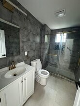 433 W Bringhurst St, Unit 2 in Philadelphia, PA - Building Photo - Building Photo