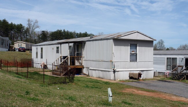 100 Old Cedar Rock Rd in Easley, SC - Building Photo - Building Photo