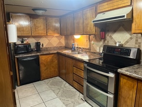 814 Marsh Ave in Kinsley, KS - Building Photo - Building Photo