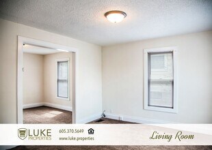 814 N Indiana Ave in Sioux Falls, SD - Building Photo - Building Photo