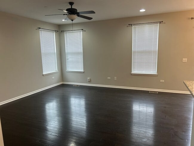 2978 Henley Ln, Unit 3501 in Naperville, IL - Building Photo - Building Photo