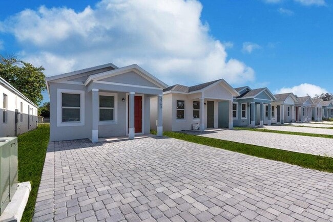 3763 Saginaw Ave in West Palm Beach, FL - Building Photo - Building Photo