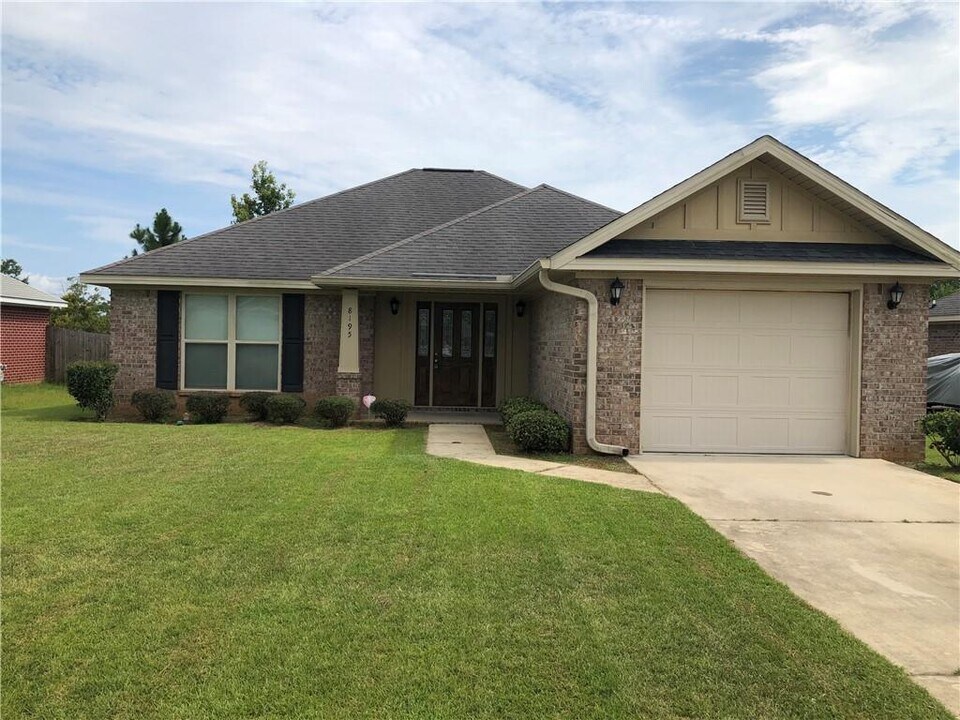 8195 Savage Loop in Theodore, AL - Building Photo