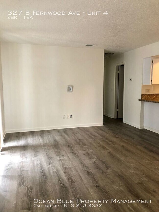 327 S Fernwood Ave-Unit -Unit 4 in Clearwater, FL - Foto de edificio - Building Photo