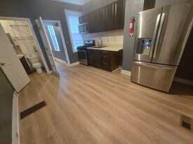 530 E Penn St, Unit 1st Floor in Philadelphia, PA - Building Photo