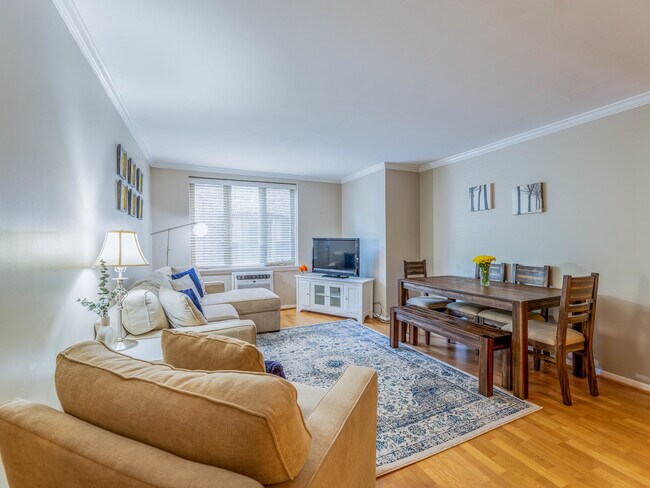 435 W Oakdale Ave in Chicago, IL - Building Photo - Building Photo