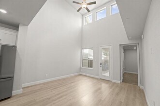 1045 Thomas Pl in Carrollton, TX - Building Photo - Building Photo