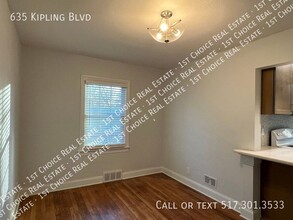 635 Kipling Blvd in Lansing, MI - Building Photo - Building Photo