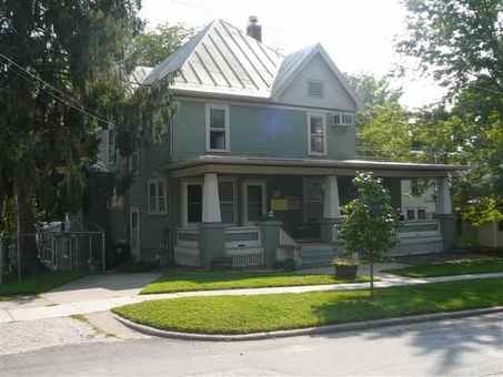 1225 E Davenport St in Iowa City, IA - Foto de edificio