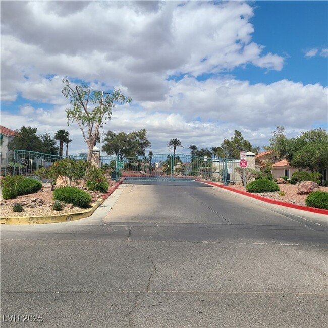 property at 636 Yacht Harbor Dr