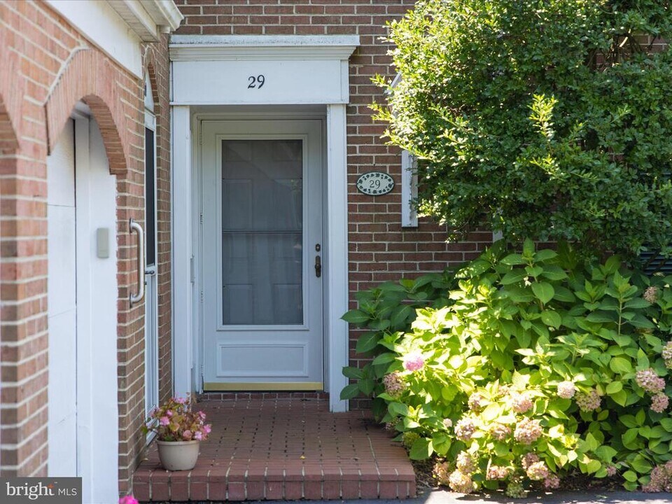 24345 Widgeon Pl in Saint Michaels, MD - Building Photo