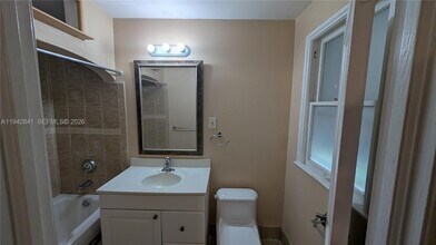 1955 Taylor St in Hollywood, FL - Building Photo - Building Photo