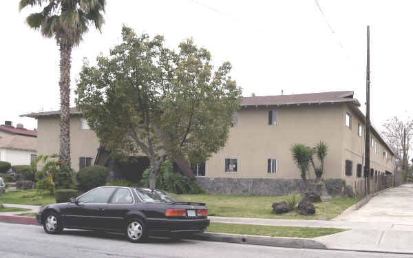 805 S Chapel Ave in Alhambra, CA - Building Photo