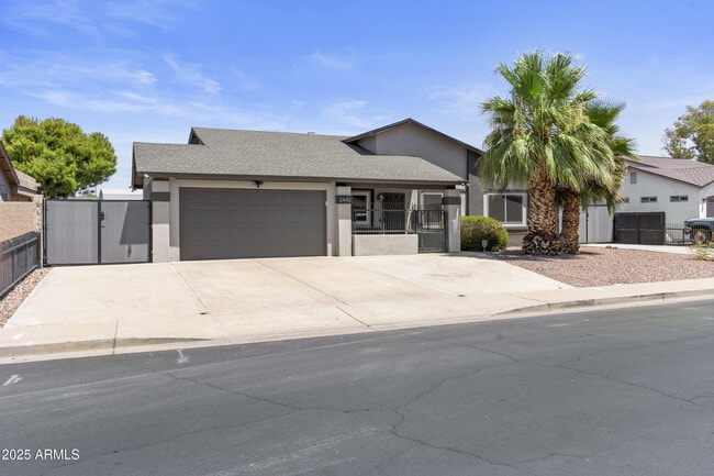 property at 2442 E Diamond Ave
