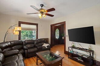 2713 Garfield Ave in Minneapolis, MN - Building Photo - Building Photo