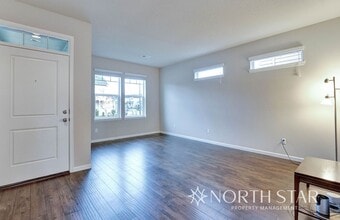 8690 SW Schmidt Loop in Tigard, OR - Building Photo - Building Photo