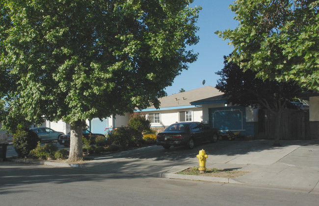 3243 Locke Dr in San Jose, CA - Foto de edificio - Building Photo