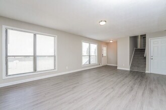 4352 Hidden Bluff Way in Snellville, GA - Building Photo - Building Photo