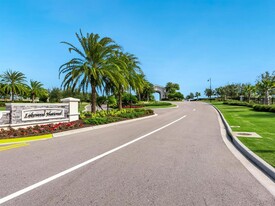 6036 Cessna Run in Bradenton, FL - Foto de edificio - Building Photo