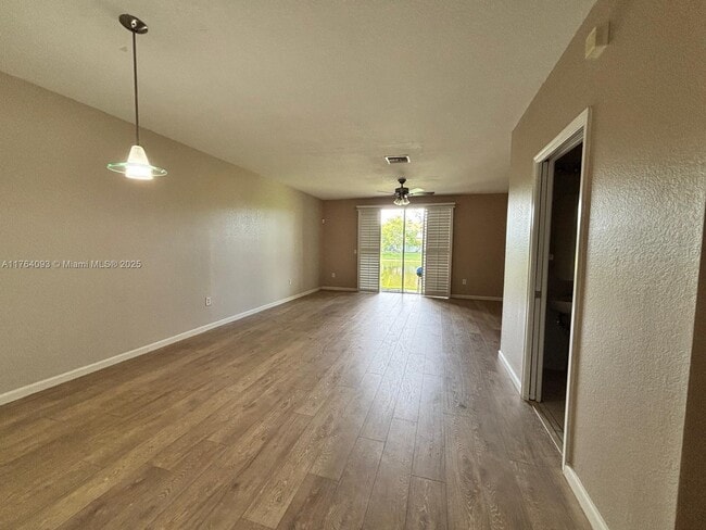 8253 SW 29th St in Miramar, FL - Building Photo - Building Photo