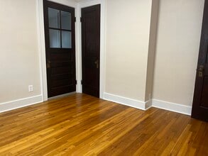 242 Forest Hill Dr, Unit Upstairs in Syracuse, NY - Foto de edificio - Building Photo