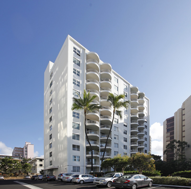 Surfview in Honolulu, HI - Building Photo