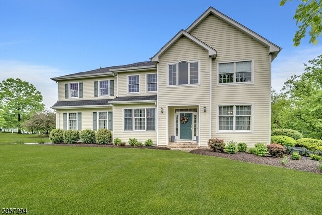 property at 6 Banyan Rd