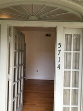 5714 Willow St, Unit 1st floor in New Orleans, LA - Foto de edificio - Building Photo