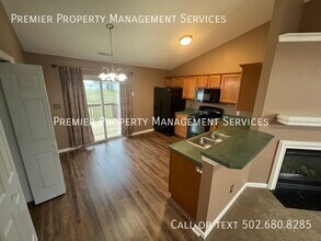 10207 Greenfield Park Rd in Louisville, KY - Building Photo - Building Photo